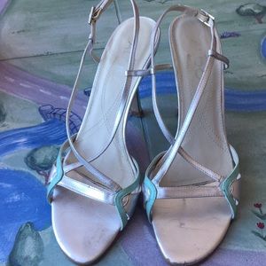 Size 37 (7) silver and blue heels!